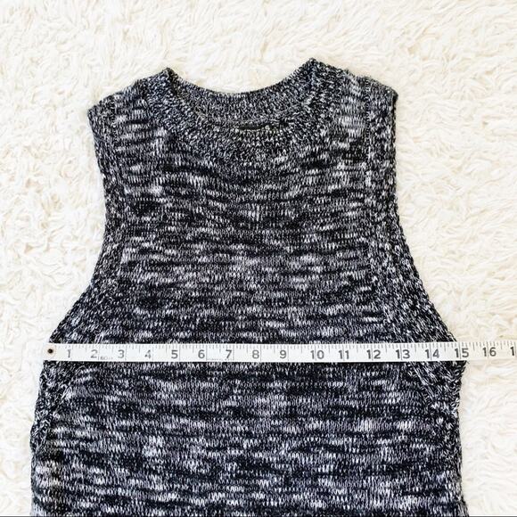 EXPRESS Black & White Sleeveless High Low Sweater size Small - Picture 5 of 7